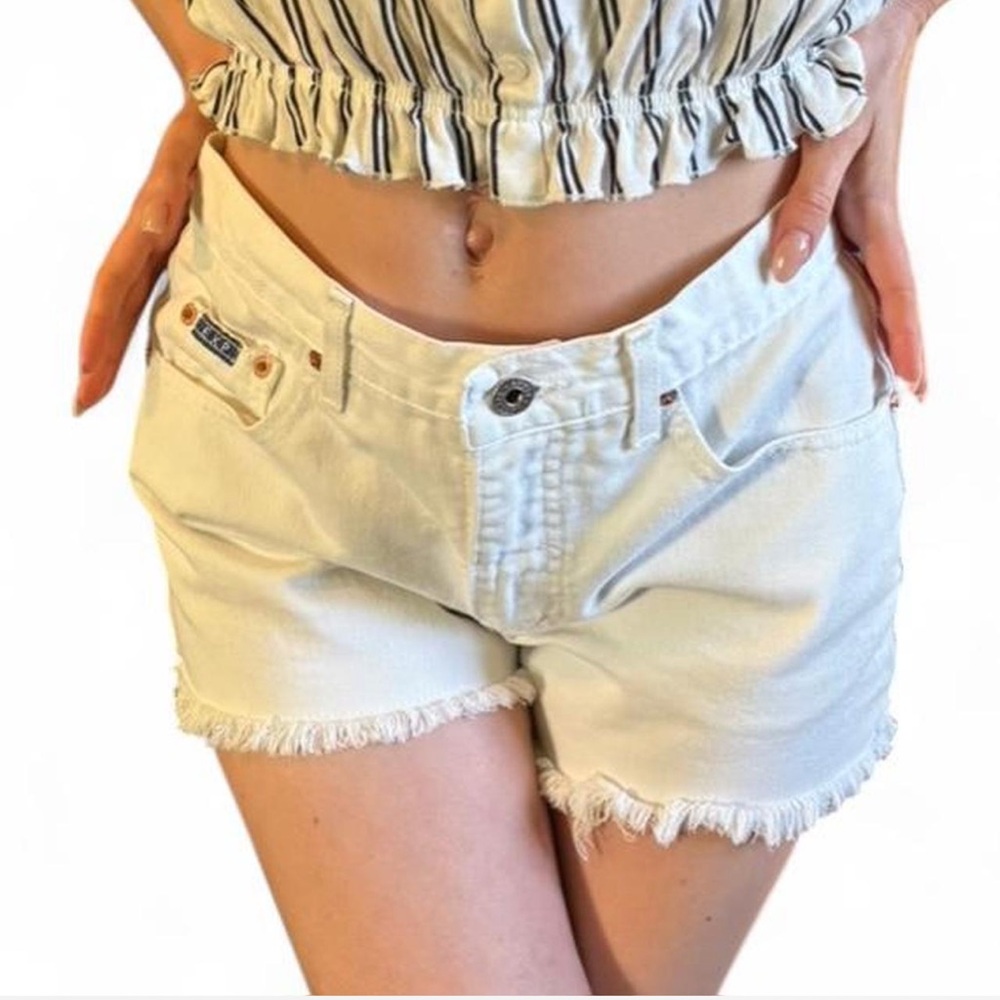 Vintage Express Blues Y2K style high waist White denim shorts with frayed hem 3